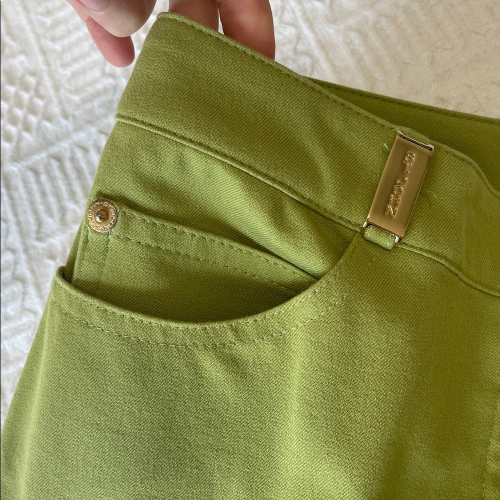 St. John jeans Pants green gold metal Embelished - Picture 12 of 16